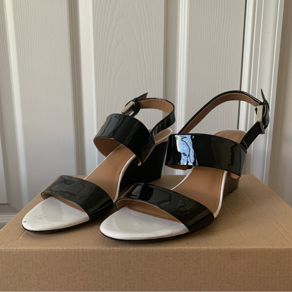 Calvin Klein Black and white leather sandals size 10